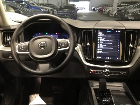 Volvo XC60 XC60 Essential, B4 (gasolina), Gasolina