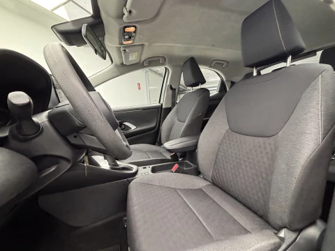 Toyota Yaris 1.5 120H Business Plus