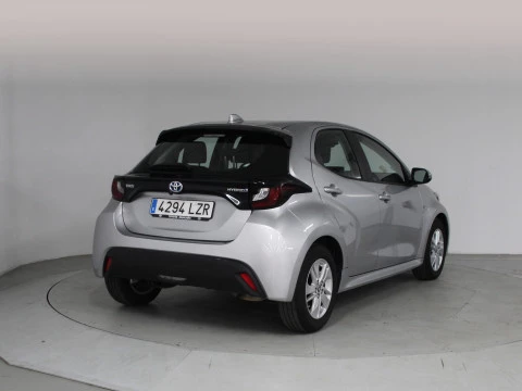 Toyota Yaris 1.5 120H Business Plus