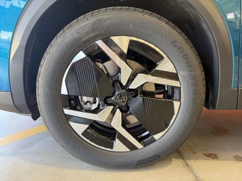 Peugeot 2008 GT Hybrid eDCS6 107 kW (145 CV)