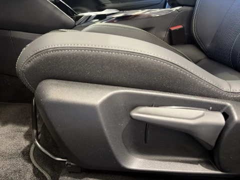 Peugeot 2008 GT Hybrid eDCS6 107 kW (145 CV)