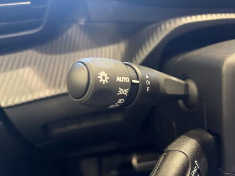 Peugeot 2008 GT Hybrid eDCS6 107 kW (145 CV)