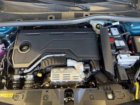 Peugeot 2008 GT Hybrid eDCS6 107 kW (145 CV)