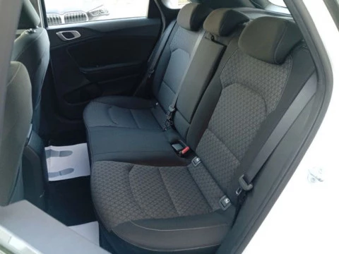 Kia Ceed 1.6 MHEV iMT 100kW (136CV) Drive