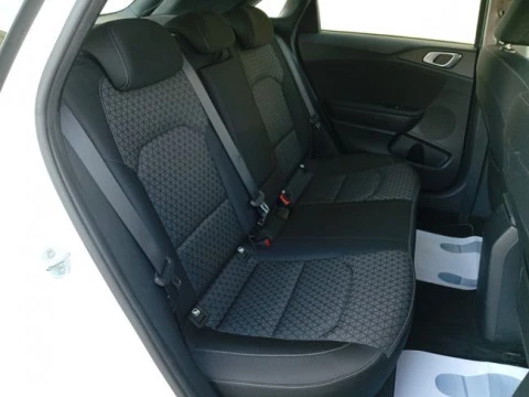 Kia Ceed 1.6 MHEV iMT 100kW (136CV) Drive