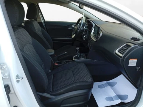 Kia Ceed 1.6 MHEV iMT 100kW (136CV) Drive