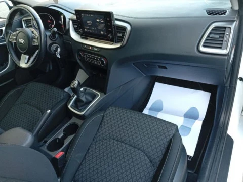 Kia Ceed 1.6 MHEV iMT 100kW (136CV) Drive