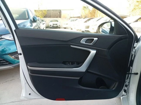 Kia Ceed 1.6 MHEV iMT 100kW (136CV) Drive