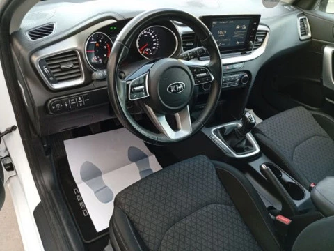 Kia Ceed 1.6 MHEV iMT 100kW (136CV) Drive