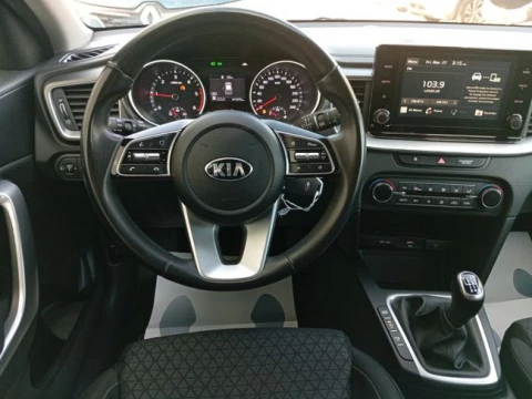 Kia Ceed 1.6 MHEV iMT 100kW (136CV) Drive