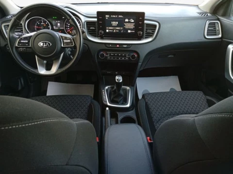 Kia Ceed 1.6 MHEV iMT 100kW (136CV) Drive