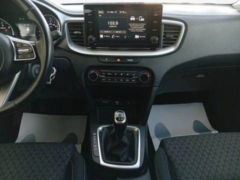 Kia Ceed 1.6 MHEV iMT 100kW (136CV) Drive