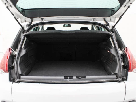 Peugeot 3008 PEUGEOT 3008 STYLE VTI 1598 GASOLINA 120 5P