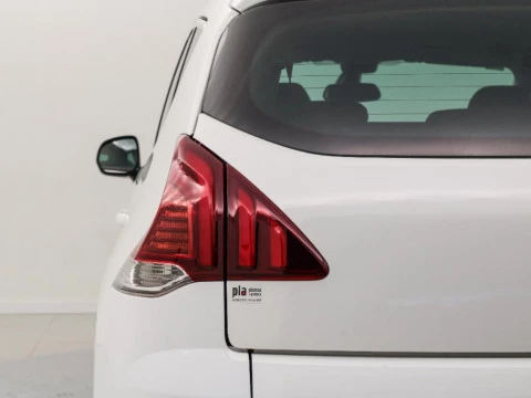 Peugeot 3008 PEUGEOT 3008 STYLE VTI 1598 GASOLINA 120 5P