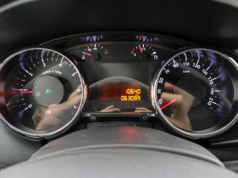 Peugeot 3008 PEUGEOT 3008 STYLE VTI 1598 GASOLINA 120 5P