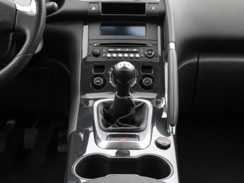 Peugeot 3008 PEUGEOT 3008 STYLE VTI 1598 GASOLINA 120 5P