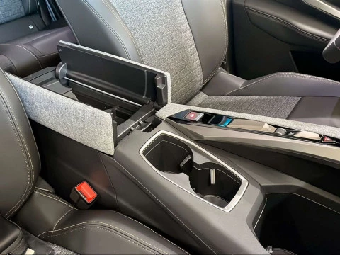 Peugeot 5008 Hybrid 1.2 107KW Allure eDCS6