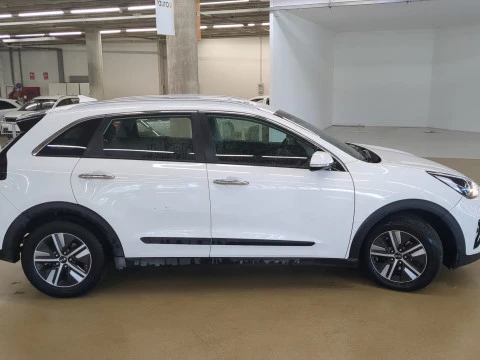 Kia Niro 1.6 GDi HEV 104kW (141CV) Drive