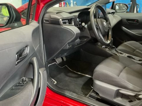 Toyota Corolla 1.8 125H BUSINESS P E-CVT SEDAN Rueda Re