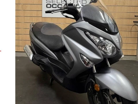 Suzuki Bugman 200 GRIS