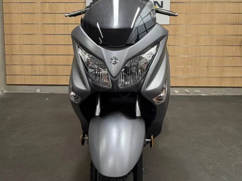 Suzuki Bugman 200 GRIS