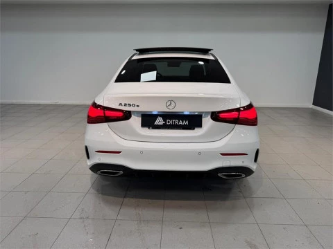 Mercedes-Benz Clase A 250 e con tecnología híbrida EQ Sedán