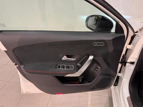 Mercedes-Benz Clase A 250 e con tecnología híbrida EQ Sedán