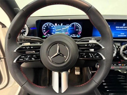 Mercedes-Benz Clase A 250 e con tecnología híbrida EQ Sedán