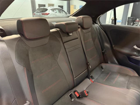 Mercedes-Benz Clase A 250 e con tecnología híbrida EQ Sedán