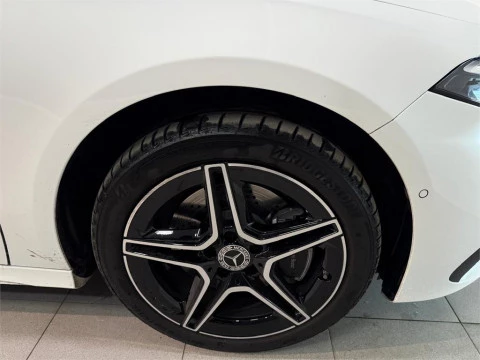 Mercedes-Benz Clase A 250 e con tecnología híbrida EQ Sedán
