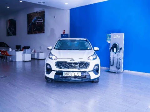 Kia Sportage 1.6 MHEV Business 85kW (115CV) 4x2 Kia Sportage 1.6 MHEV Business 85kW (115CV) 4x2