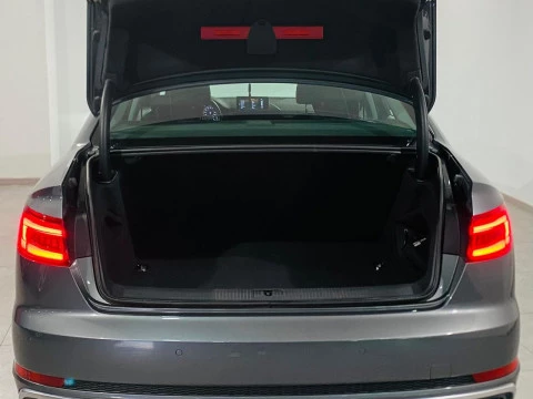 Audi A4 2.0  LIMUSIN S-LINE