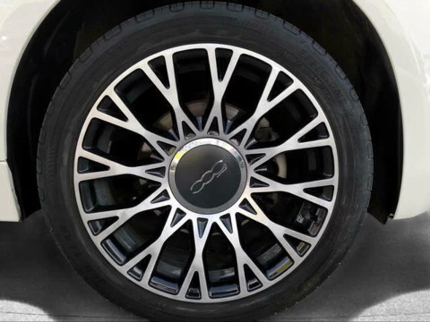 Fiat 500 1.0 Hybrid Dolcevita 51 kW (70 CV)