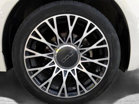 Fiat 500 1.0 Hybrid Dolcevita 51 kW (70 CV)