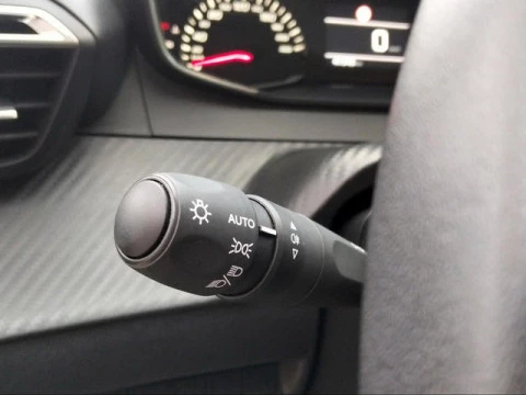 Peugeot 208 PureTech 100 Active 75 kW (100 CV)