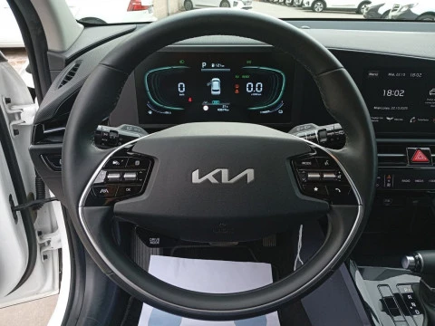Kia Niro 1.6 GDi HEV 104kW (141CV) Concept