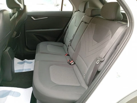 Kia Niro 1.6 GDi HEV 104kW (141CV) Concept