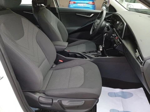 Kia Niro 1.6 GDi HEV 104kW (141CV) Concept