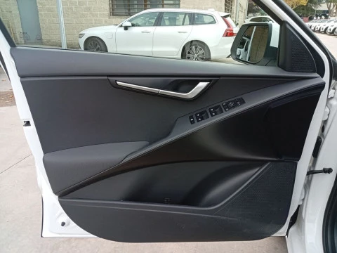 Kia Niro 1.6 GDi HEV 104kW (141CV) Concept