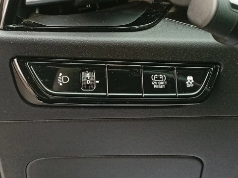 Kia Niro 1.6 GDi HEV 104kW (141CV) Concept