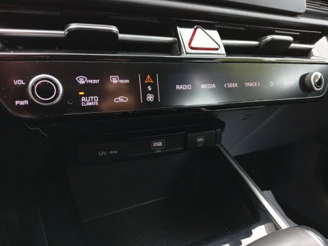 Kia Niro 1.6 GDi HEV 104kW (141CV) Concept