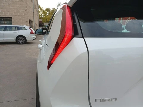 Kia Niro 1.6 GDi HEV 104kW (141CV) Concept