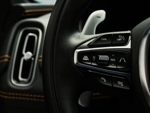 Aston Martin DBX 707