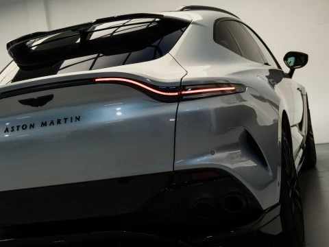 Aston Martin DBX 707