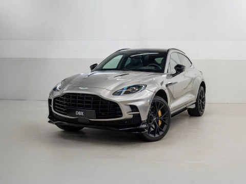 Aston Martin DBX 707 V8
