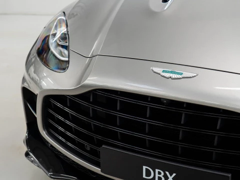 Aston Martin DBX 707 V8