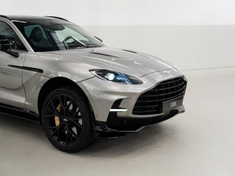 Aston Martin DBX 707 V8