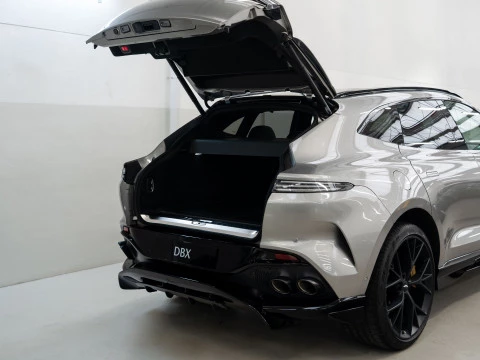 Aston Martin DBX 707 V8
