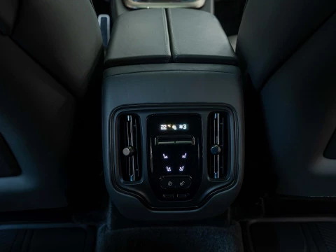Aston Martin DBX 707 V8