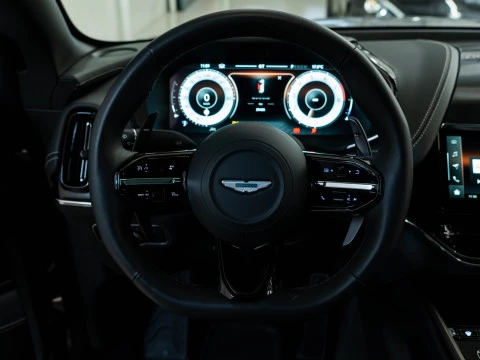 Aston Martin DBX 707 V8